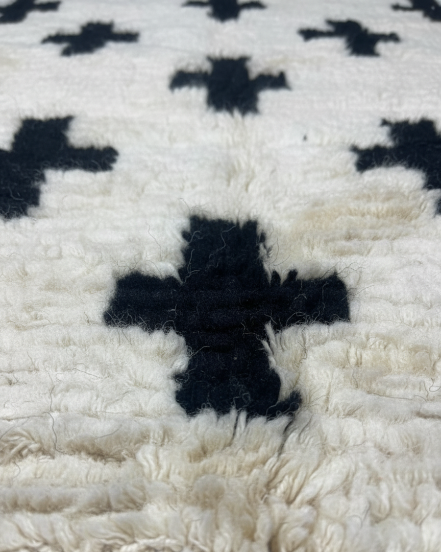 Handwoven Moroccan Beni Ourain Runner Rug – Black & White Geometric | 4.2’ × 12.8’ (150 × 390 cm) | Wool High-Pile Hallway Rug