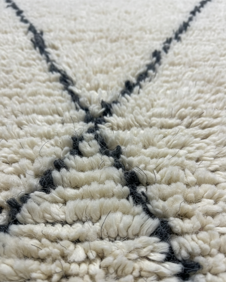 Handmade Moroccan Beni Ourain Rug – Minimalist Geometric Black & Ivory Design | 6.9’ × 8.5’ (210 × 260 cm) | Plush Wool Area Rug