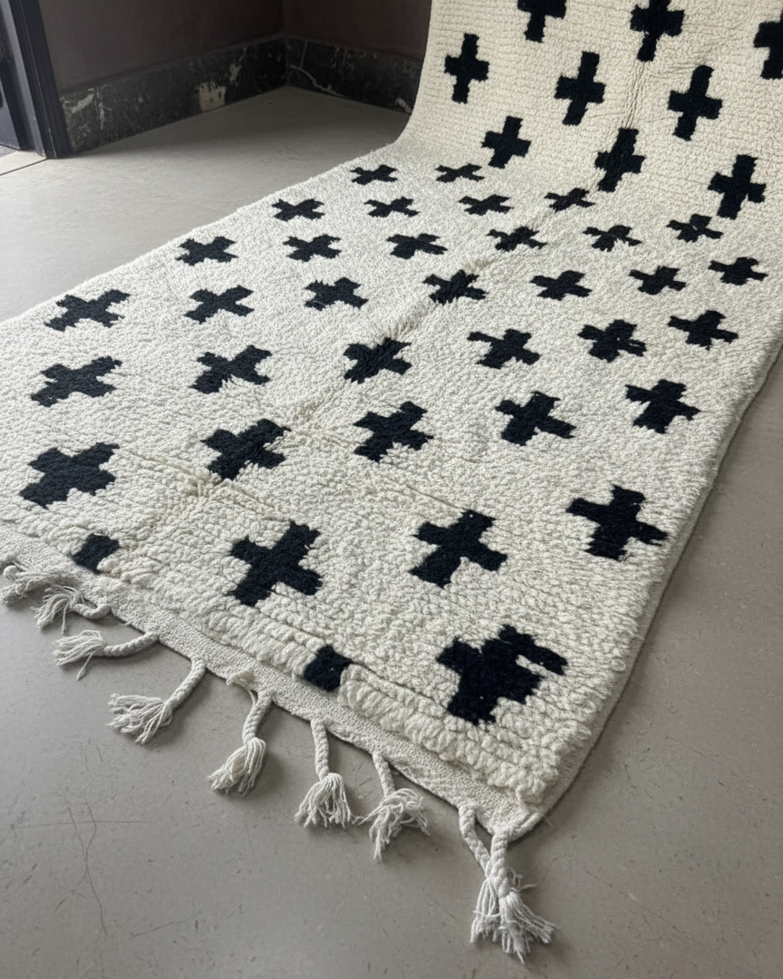 Handwoven Moroccan Beni Ourain Runner Rug – Black & White Geometric | 4.2’ × 12.8’ (150 × 390 cm) | Wool High-Pile Hallway Rug