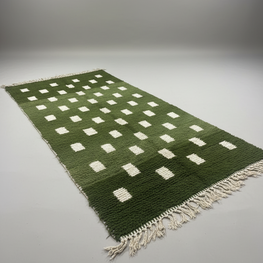 Handwoven Moroccan Berber Runner Rug – Green & White Geometric | 5’ × 15’ (150 × 457 cm) | Wool High-Pile Hallway Rug